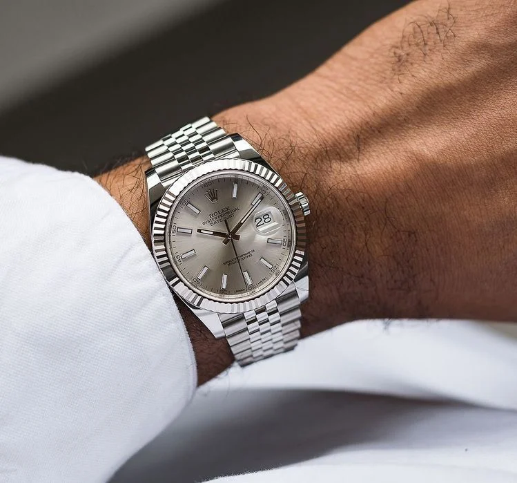 How should Cartier Love bracelet fit?